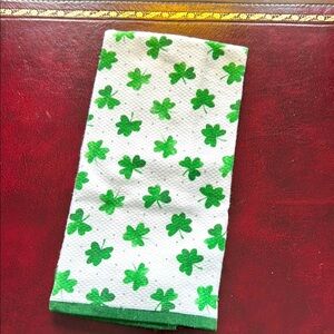 Green Shamrock St. Patrick’s Day Patterned Hand Towel 1 NWOT unused
